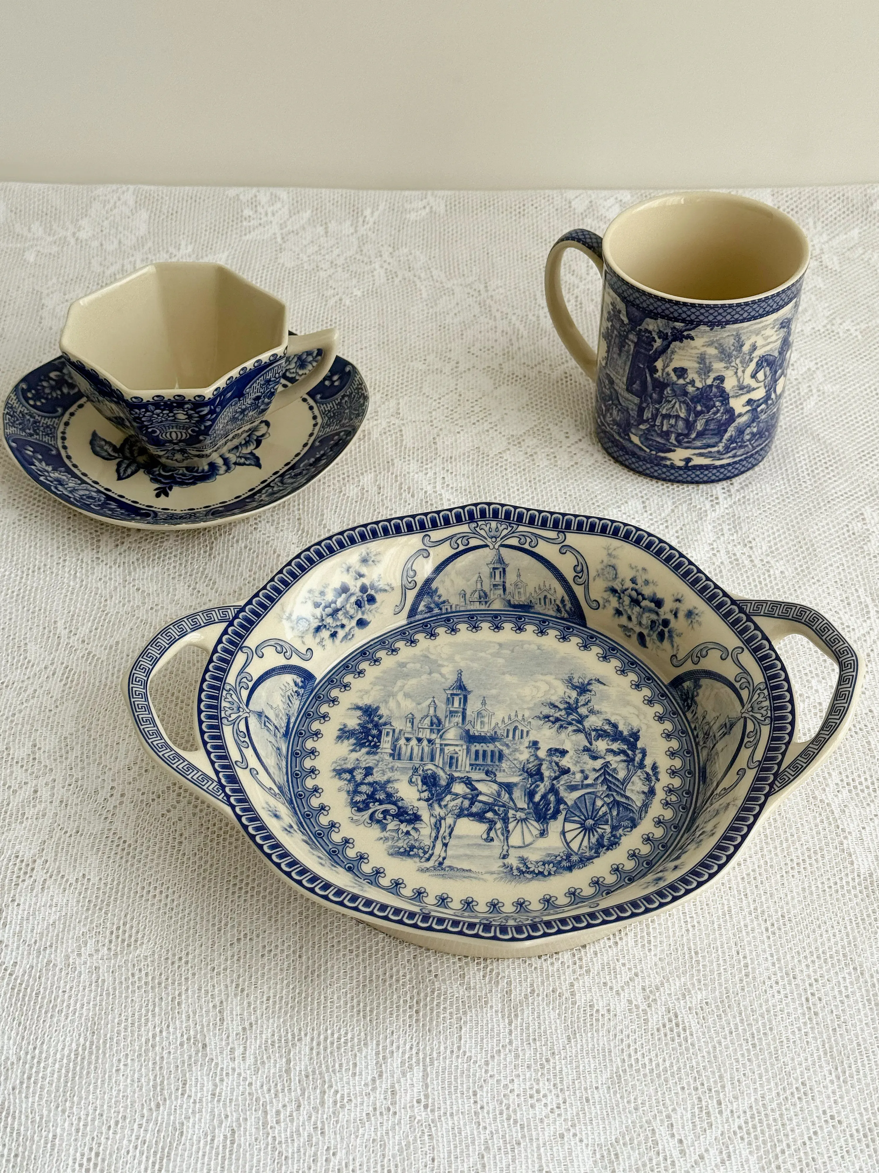 Exquisite Blue and White Porcelain Royal Vintage Porcelain Blue and White Double Ear Plate Coffee Cup