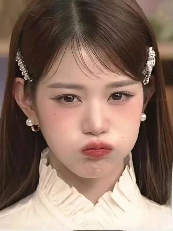 

Zhang ng Knot ular One Word Clip Diamond Flower Sweet Cute Hair Clip Women's Zircon Stone Decoration Hair Acce...