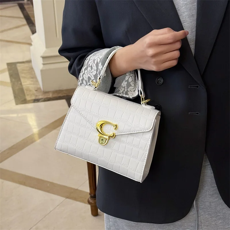 

Texture Crossbody Bag 2025 Women's Niche Designer Adjustable Strap Light Purse Vegan Leather Minimalist Chic Everyday Essential