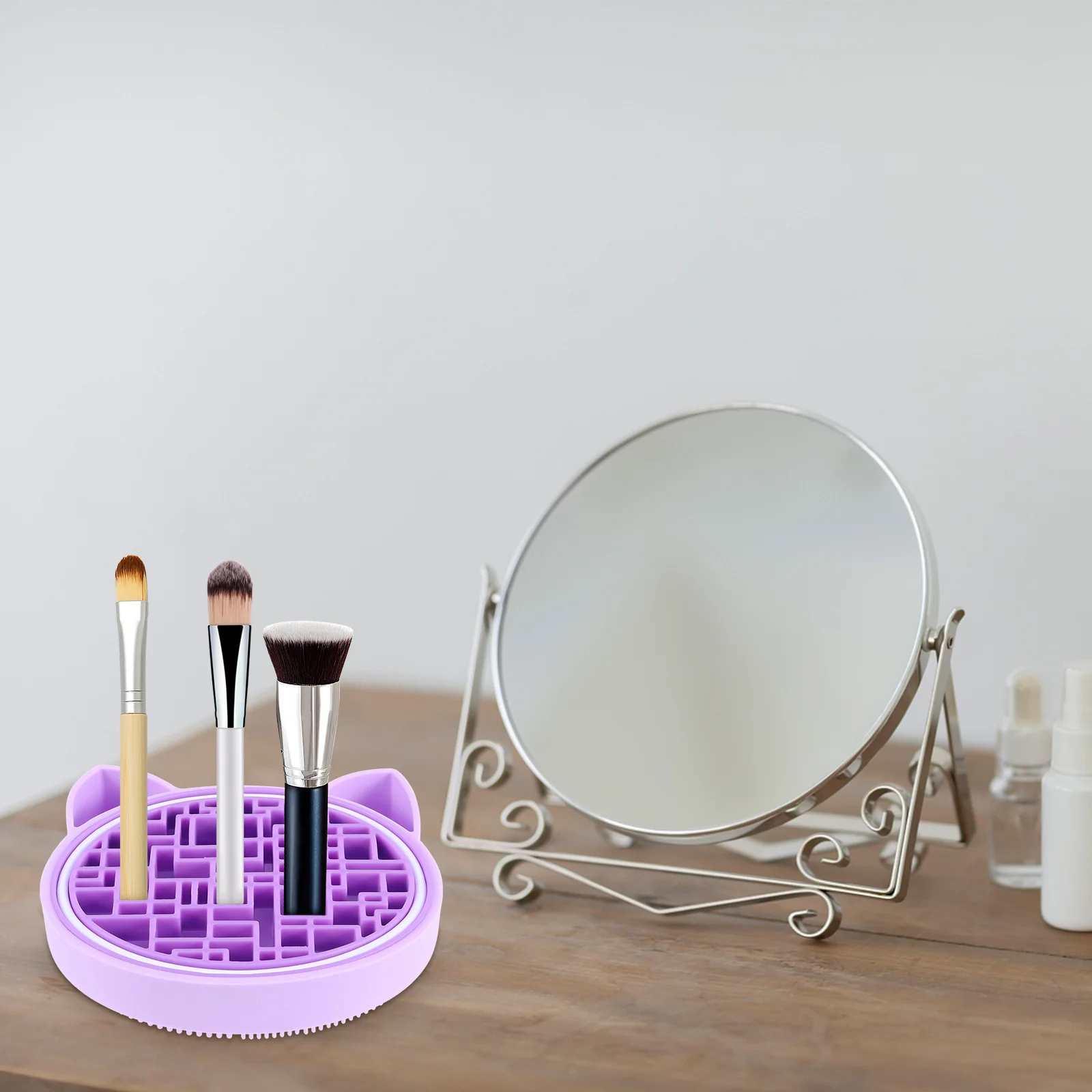 

High Quality Makeup Brush Cleaning Mat Scrubber Holder Pad Stand Storage Box Reusable Eco Friendly Silicone For Cleansing Drying
