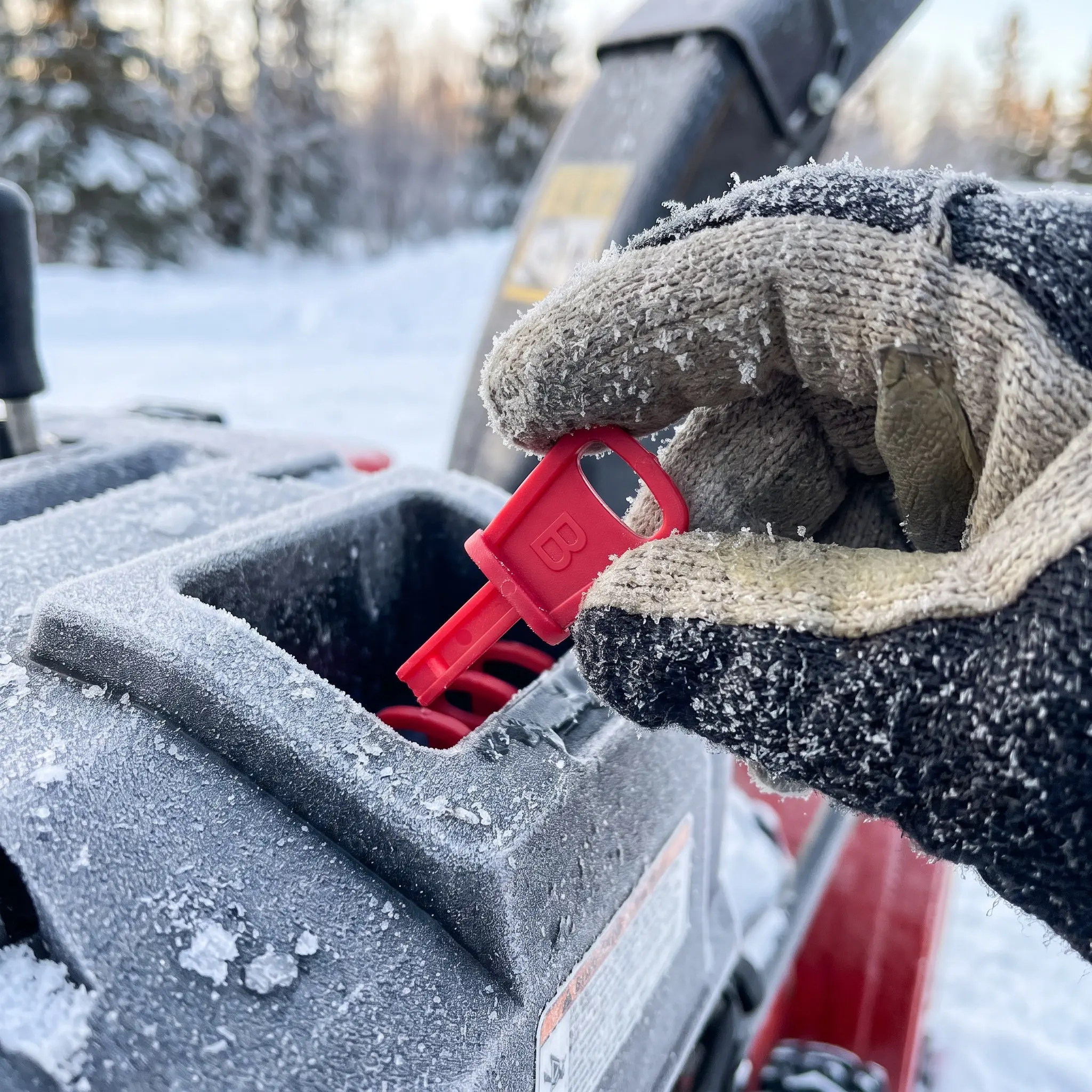 4Pcs Universal Snow Blower Ignition Keys Compatible with Briggs Murray Toro Snowthrower Compact Lightweight PP Material