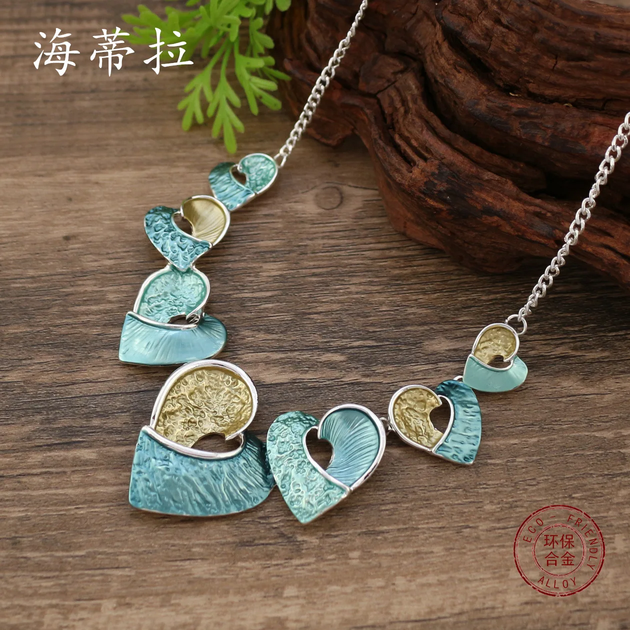 hot-selling enamel color hollow love necklace, high-end women's exaggerated versatile heart-shaped alloy neck chain