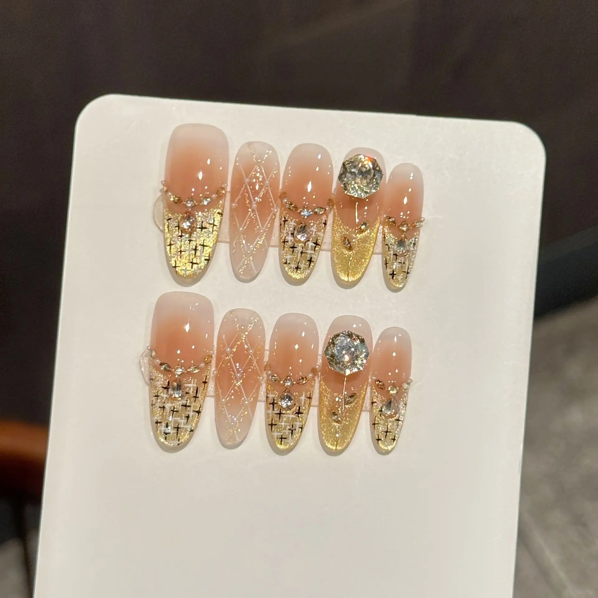 

10 шт., длинные миндалевидные накладные ногти ручной работы «Балерина», золотые ромбовидные клетчатые ногти «кошачий глаз», французский стиль, накладные ногти, нежные румяна, накладные ногти