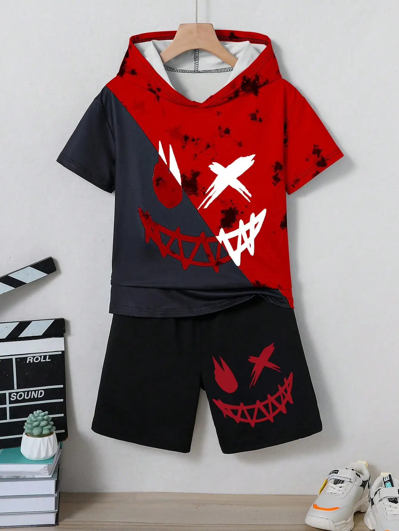 2pcs Boy Fashion Set With Summer Contrasting Smiling Face T-Shirt And Shorts Suitable For 7-13 Years Old Handsome Two-Piece Set