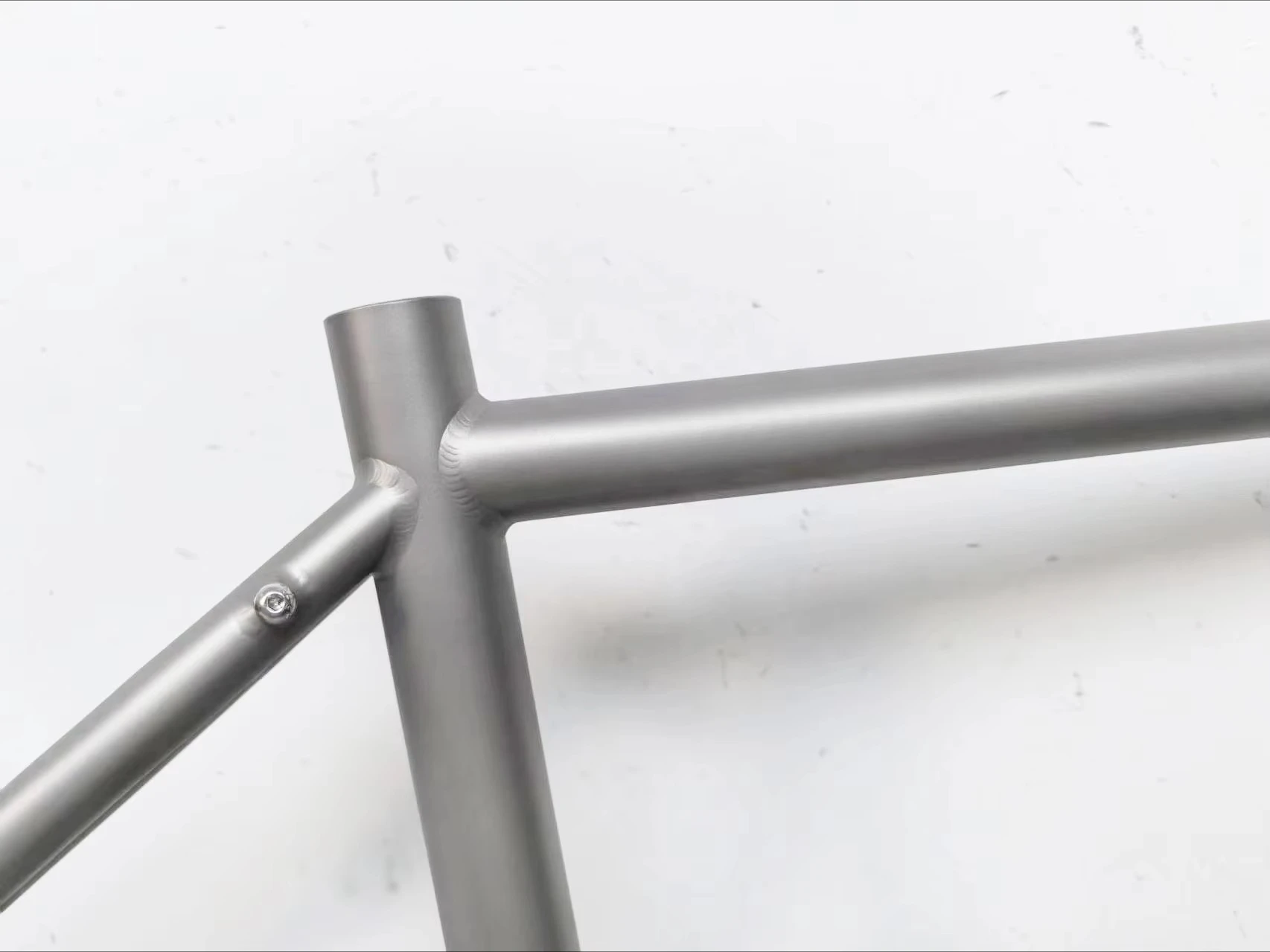 50C Tyre Custom Titanium Disc Brake Lightweight Gravel Bike Frame for Fully Internal Routing 2