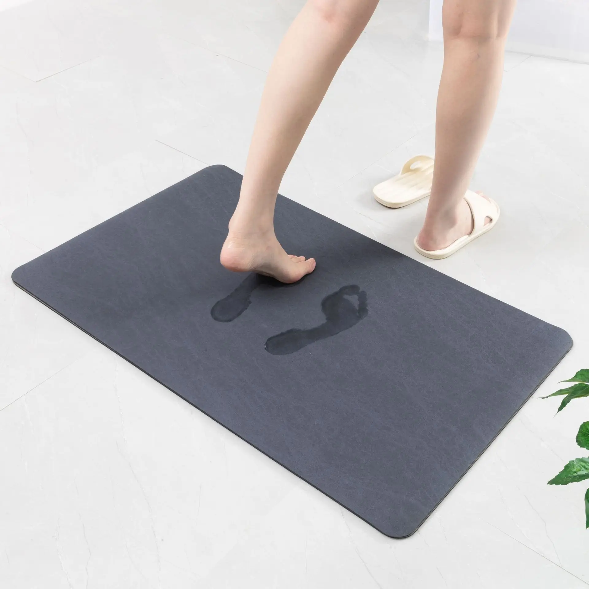 Bathroom Anti-slip Floor Mats Super Absorbent Toilet Shower Door Mat Quick-drying Household Tub Non-skid Carpet Bath Accessories