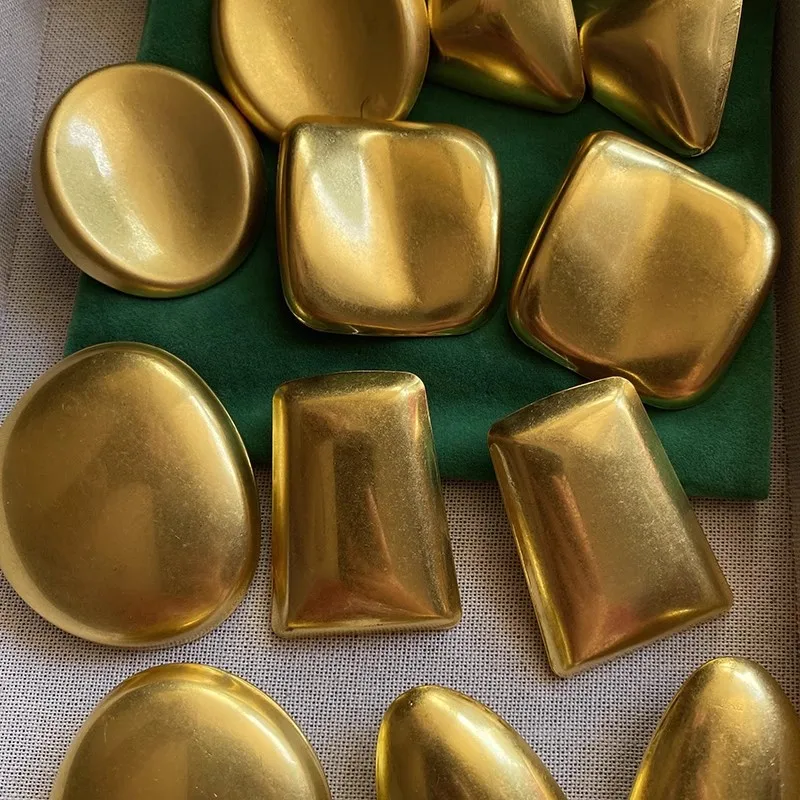 Vintage übertriebene geometrische große Metall-Ohrstecker für Frauen, europäische und amerikanische Persönlichkeit, Party-Schmuck, Trend-Accessoires – Detail 3