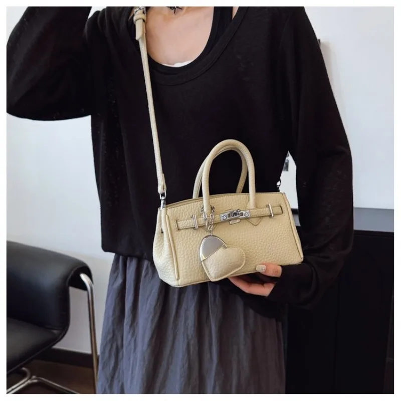 

Chic Beach Bag For Women A Stylish Tote For Your Sun Hat And Summer Reading Material