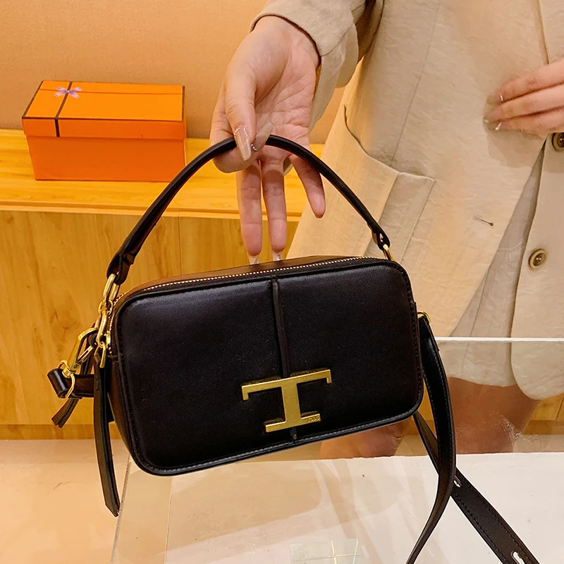 

2025 Luxury High-End Tote Bag Minimalist Leather For Women Solid Color Casual Large Capacity Unique Design