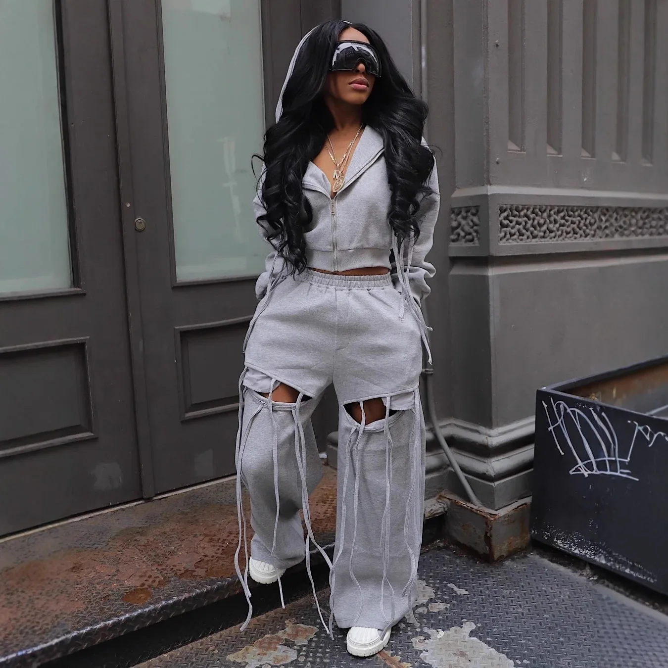 

Women's Unique Two-Piece Set Casual Fashionable Hooded Zipper Sweatshirt with Wide Legs And Holes for Comfortable Streetwear