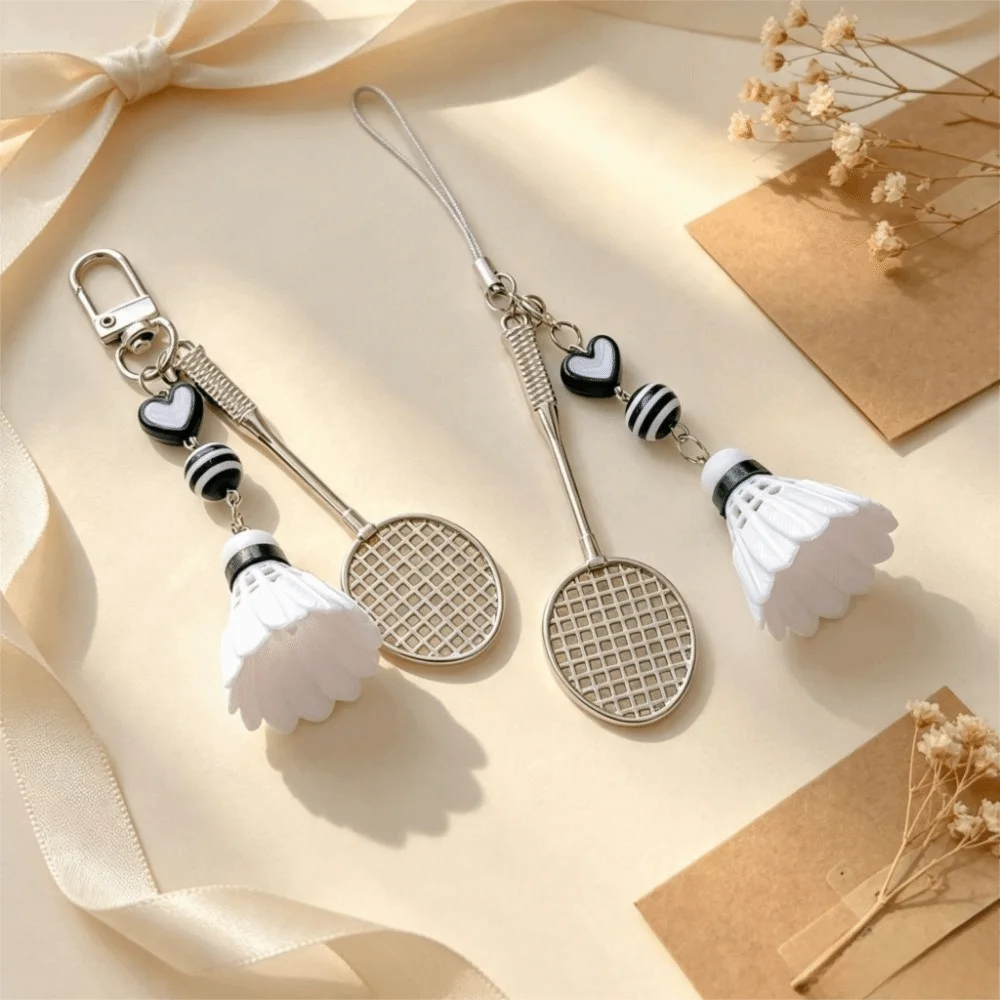 Mini Size Badminton Keychain Creative Design Novelty Shape Badminton Racket Keychain Exquisite Workmanship Simple Shape