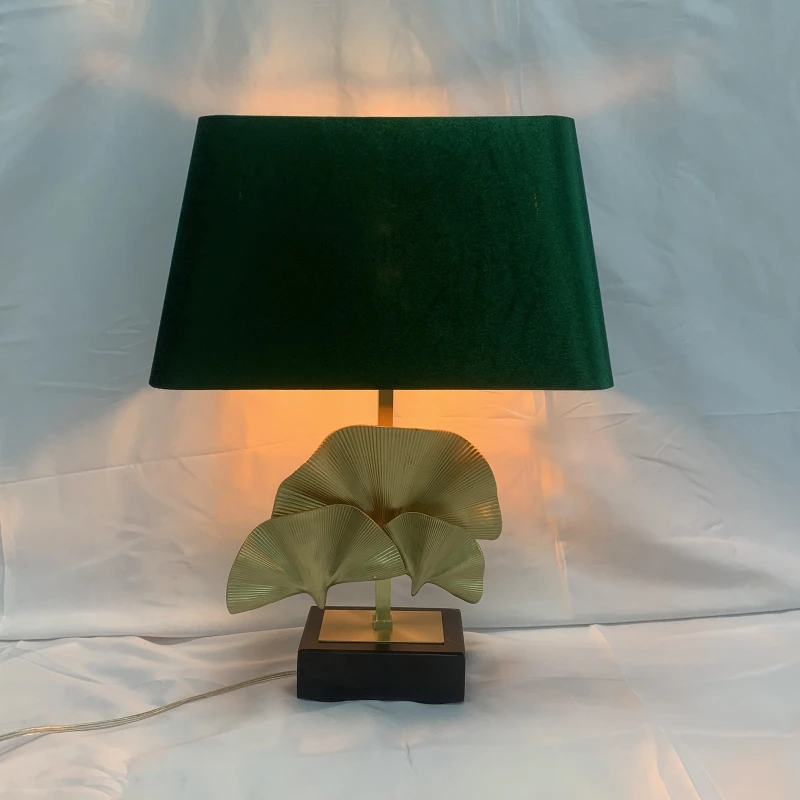 

American light luxury pure copper ginkgo biloba leaf all copper desk lamp soft decoration design villa hotel model room high-end