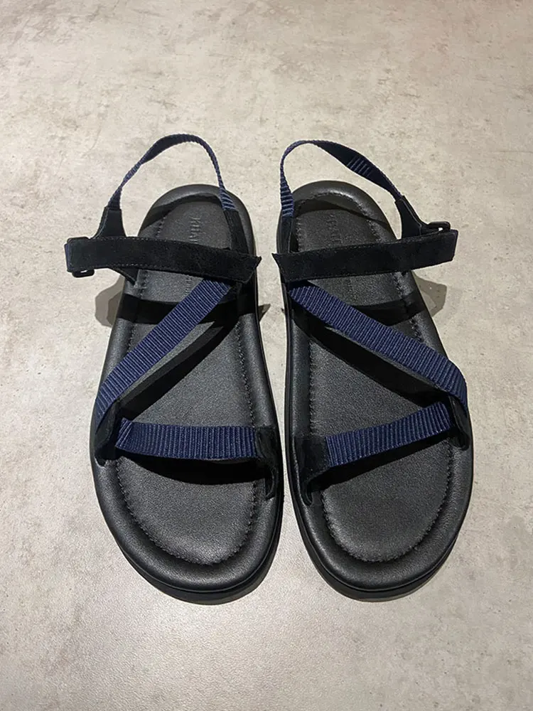 

Новые летние женские сандалии 2025 года в римском стиле на плоской подошве, повседневные пляжные шлепанцы из мягкой кожи с защитой от скольжения, обновленная версия