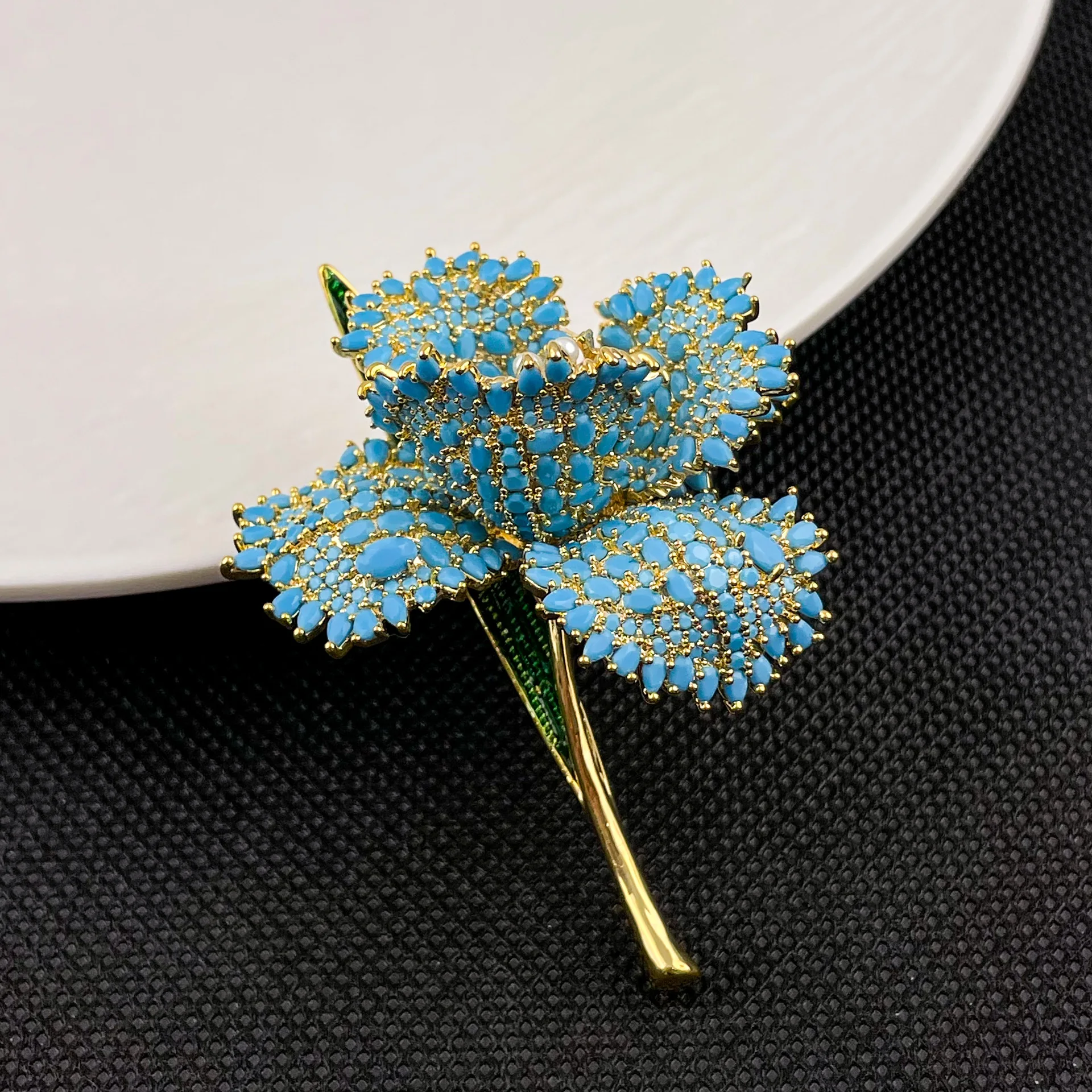 

Elegant Blue Turquoise Floral Brooch Fashion Accessories Women's High-end Blazer Decorative Brooch