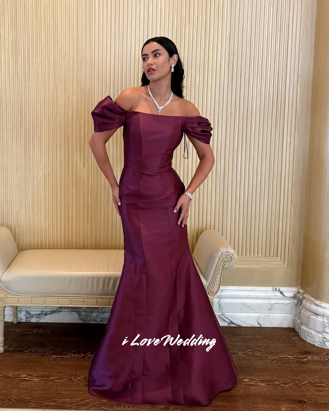 

Burgundy Off Shoulder Prom Dresses 2025 Strapless Mermaid Pleated Floor-Length Evening Dresses for Special Occasions Customized