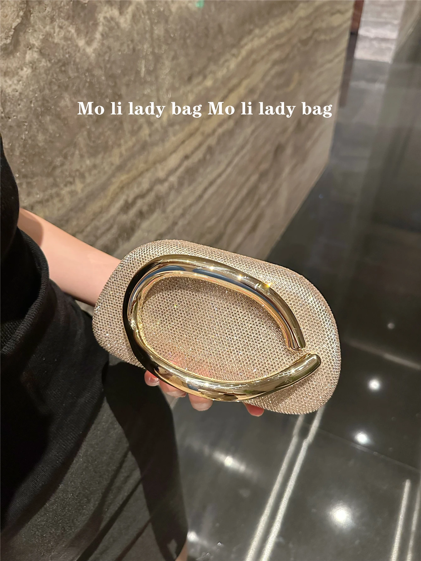

Luxury Sparkling Water Diamond Retro Metal Decorated Handheld Box Bag Women's Clutch Purse for Banquet Stylish European Fashion