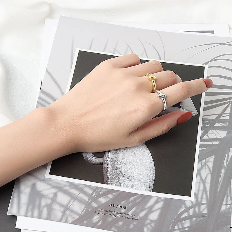 

Кольцо из стерлингового серебра 925 пробы, новый стиль, минималистское геометрическое кольцо для женщин, гладкие, креативные, романтические, модные ювелирные изделия, подарки
