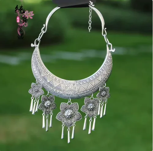 

Chinese Ethnic Style Dai Silver White Miao Silver Collar