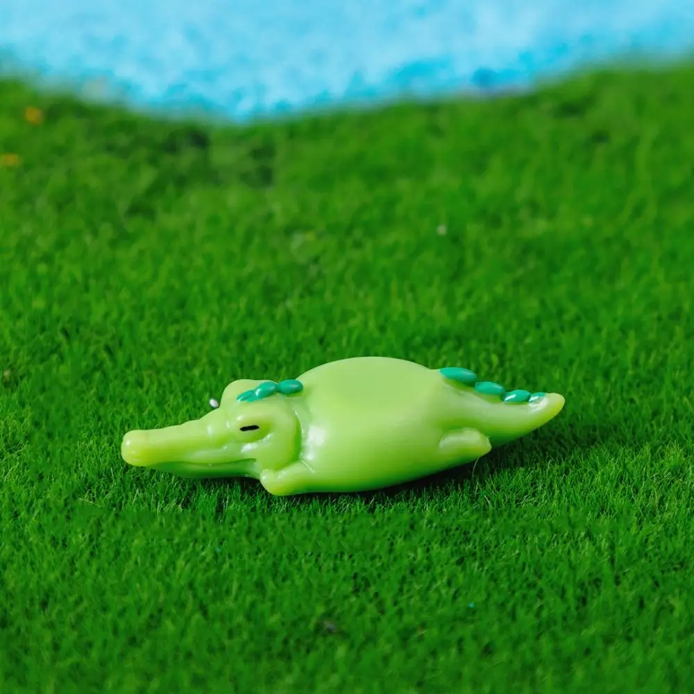 

Resin Cartoon Capybara Statue DIY Pink Miniature Capybara Figurines Office Home Micro Landscape Mini Animals Figurine