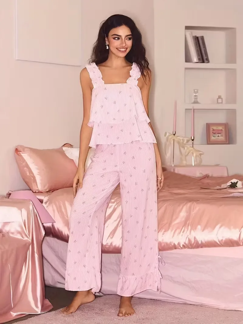 

Женский комплект: летний свободный наряд из топа-камизола без рукавов в полоску с бантом и брюк с разрезами