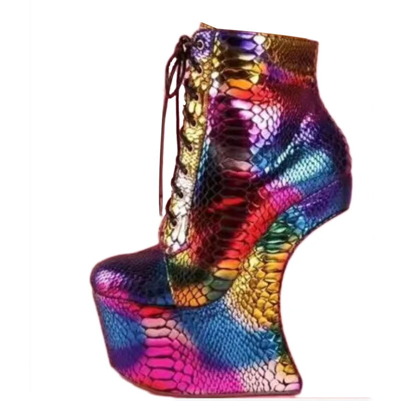 

DIZHUANG Sexy women's high-heeled boots. Multi colored snake patterned short boots. About 18cm heel height. Strange style heerl