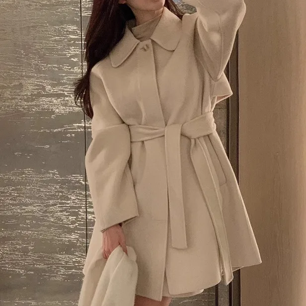 

Шикарное осенне-зимнее шерстяное пальто в винтажном стиле с воротником и поясом на талии, средней длины, с длинными рукавами, женская верхняя одежда в корейском стиле для повседневной носки