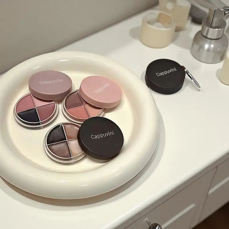 1 szt. Paleta Cieni do Powiek Cappuvini Matte Velvet 4 Kolory z Eyelinerem, Rozświetlaczem i Konturówką, Uroczy Zestaw Kosmetyków do Makijażu Oczu