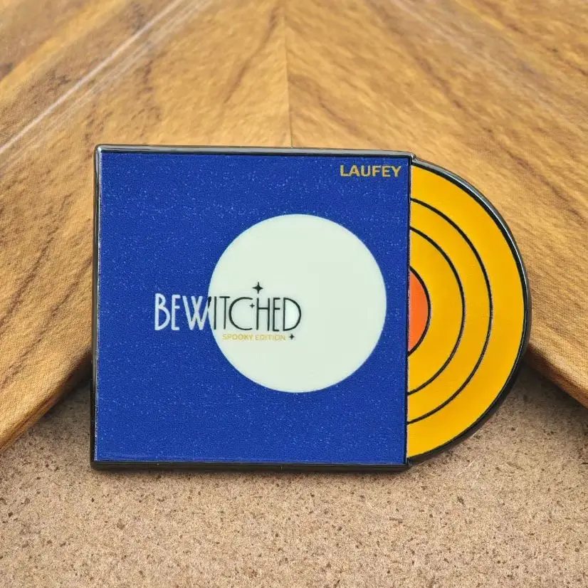 Laufey-Bewitched Spooky Edition Brooch Vinyl Record Metal Badge Jazz Pop Album Enamel Pin Fan Gift