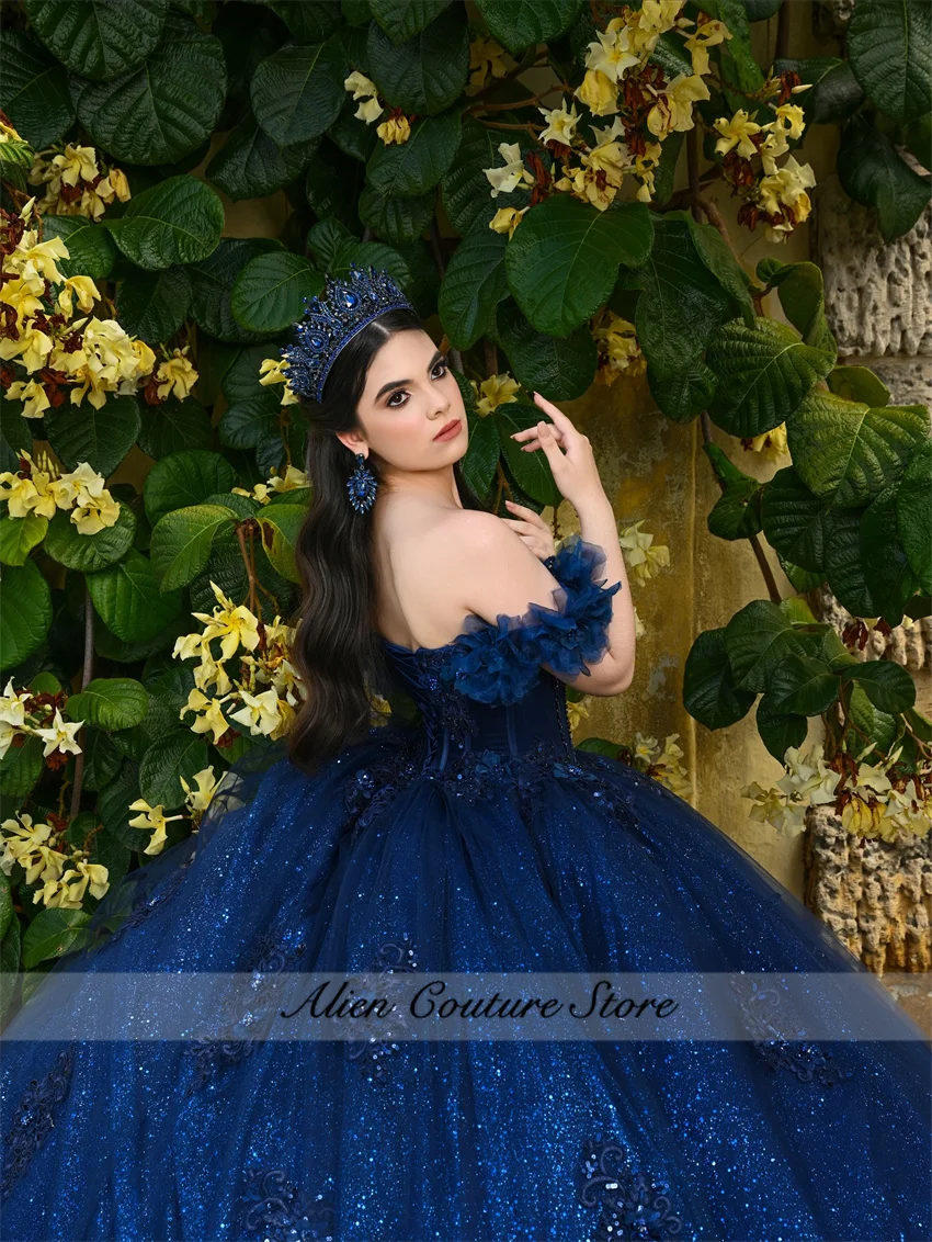 Granatowe suknie quinceañera, suknia balowa z odkrytymi ramionami, aplikacje, koraliki, kryształki, warstwowa suknia na słodkie szesnaste urodziny, vestidos 15, szyta na miarę