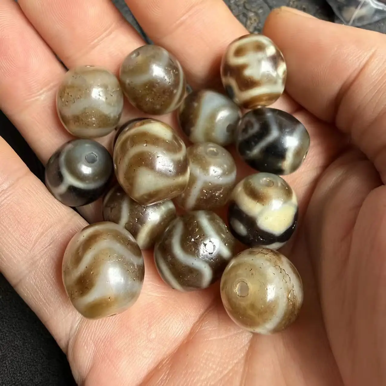 50pcs/lot Different Totems  Ivory color Penetration process Daluo dzi beads Tibetan styles for accessories