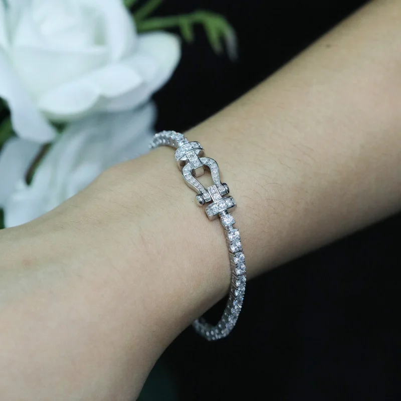 925 silver gold-plated hand jewelry high carbon diamond round bright cut horseshoe magnet bracelet personality fashion