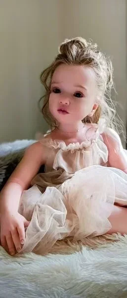 

Customized Limited Supply 42inch Reborn Baby Aloenka With Hand-Rooted Hair DIY Part Painted Kit With Cloth Body