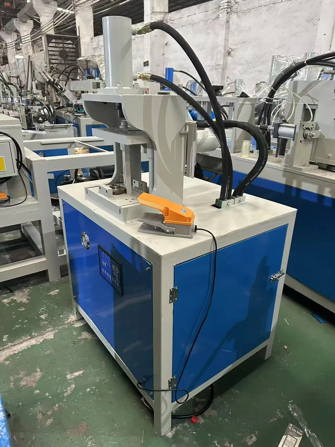 High Quality Automatic Hydraulic Steel Pipe Punching Machine Iron Stainless Steel Pipe Corner Slotting Punching Machine
