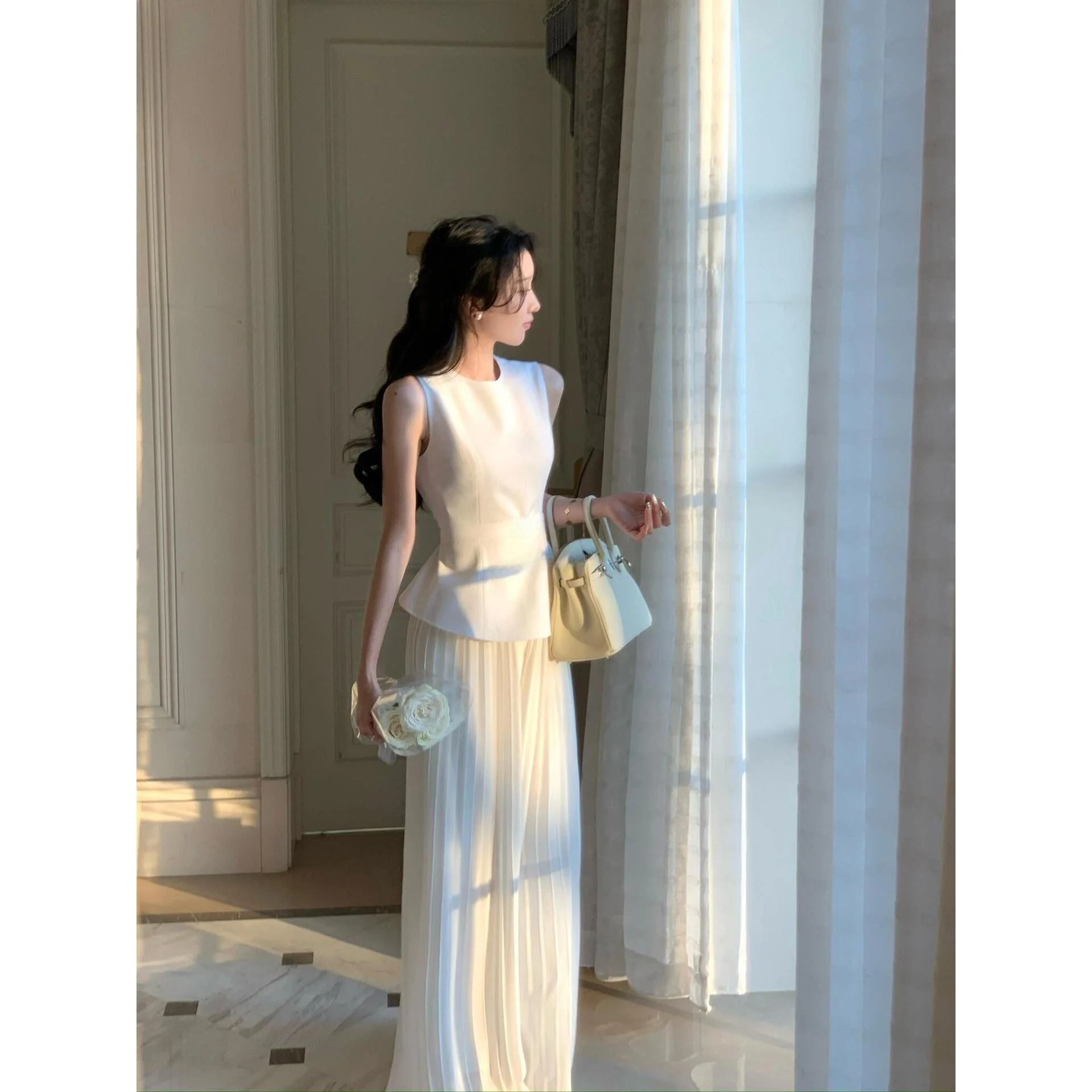 

Summer 2025 Women's Sleeveless Vest Top High Waist Wide Leg Pants Outfit Versatile Expensive Style Feeling Casual Sport...