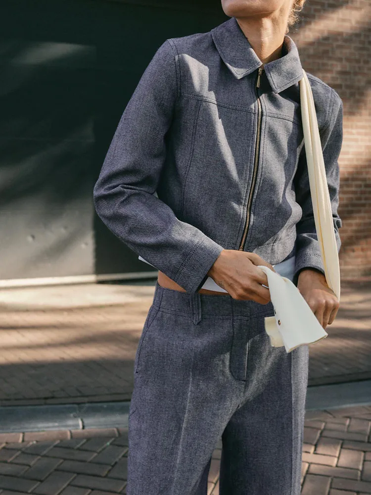 

Новый женский костюм на молнии 2025 года: пиджак 88029 400 и брюки 880929 400. Этническая мода. Осенняя коллекция.