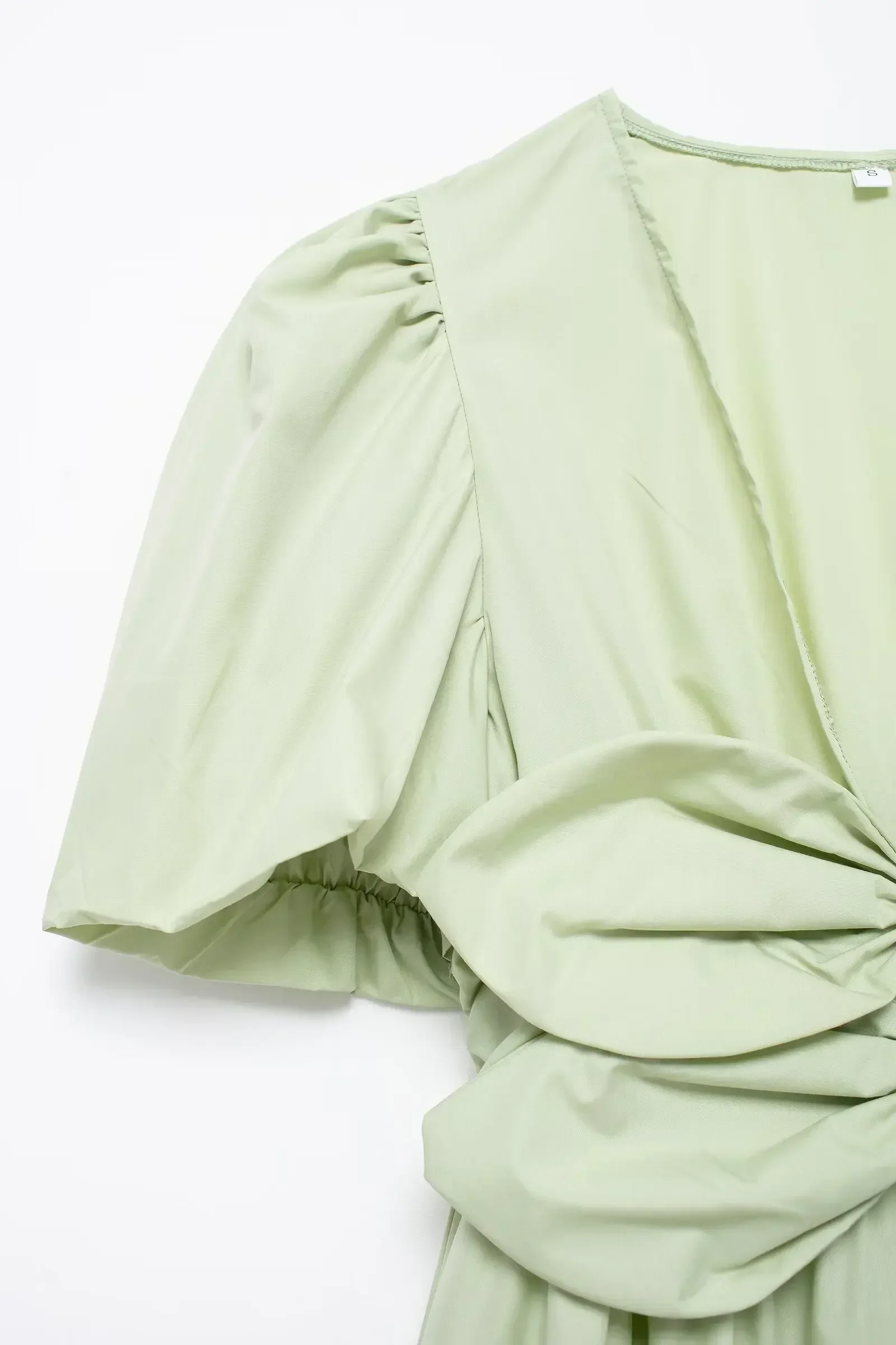 فستان نسائي قصير برقبة على شكل حرف V مطوي ، أكمام قصيرة ، خصر مرن ، زخرفة بفيونكة ، موضة كلاسيكية ، قصيرة ، جديدة