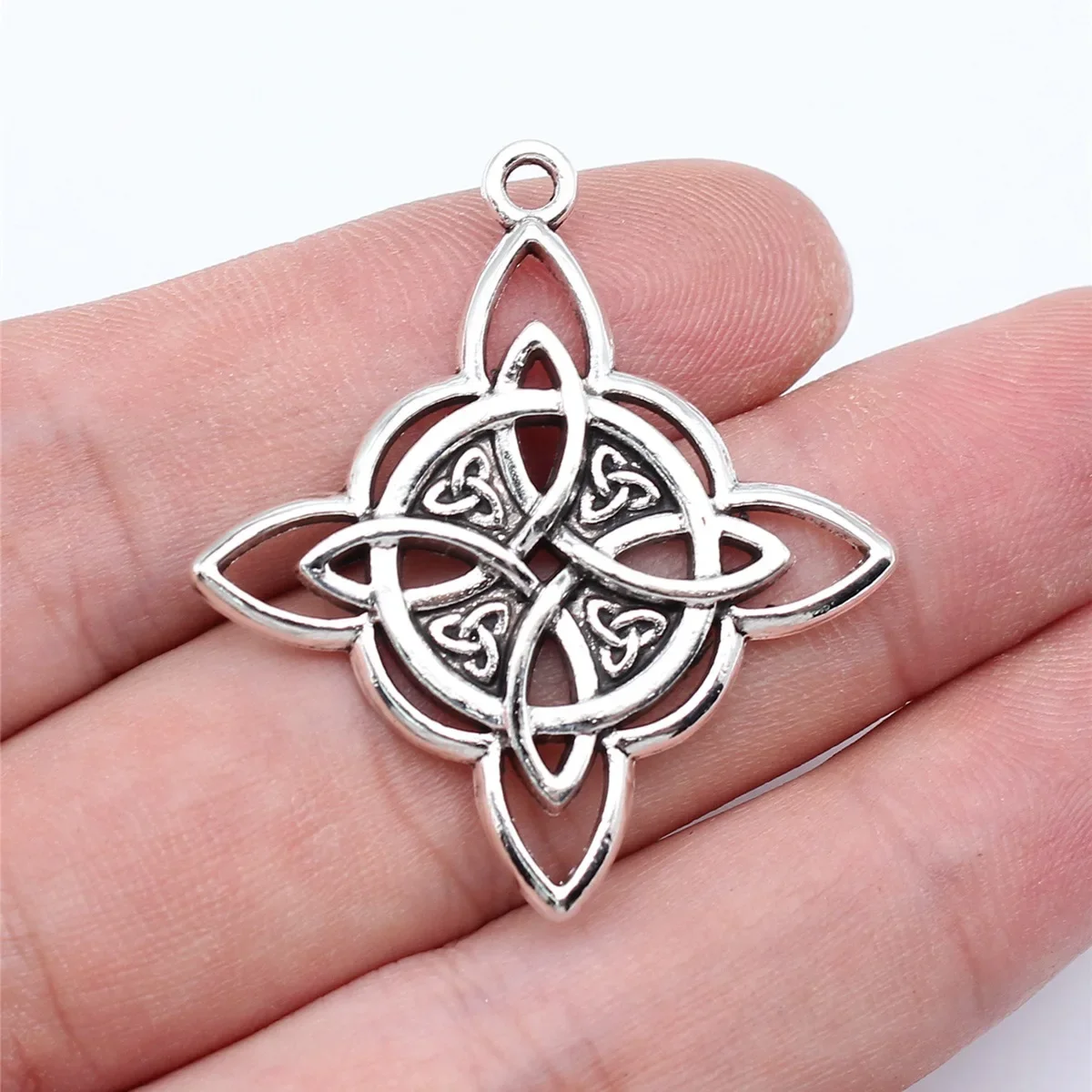 Stainless Steel Witch Knot Necklace Vintage Magic Knot Pagan Wiccan Symbol Pendant Necklace Pendant for Women Jewelry Gifts