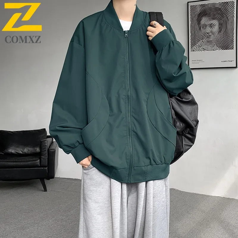 

COMXZ Мужская куртка 2025 с бейсбольным воротником в американском стиле, винтажная ветровка, уличная одежда, ветрозащитная осенняя мотоциклетная куртка