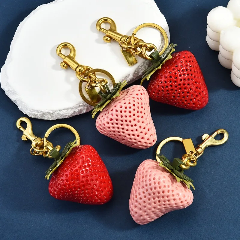 

Personalized fruit keychain pendant, two-color 3D simulation large strawberry bag pendant, fashionable and trendy keychain