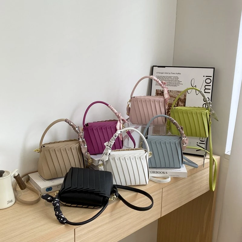 2024 New Designer Woven Bag Fashion Pleated Handbag Soft Leather Splicing Bucket Shoulder Crossbody Bag Basket Hand Bag Green