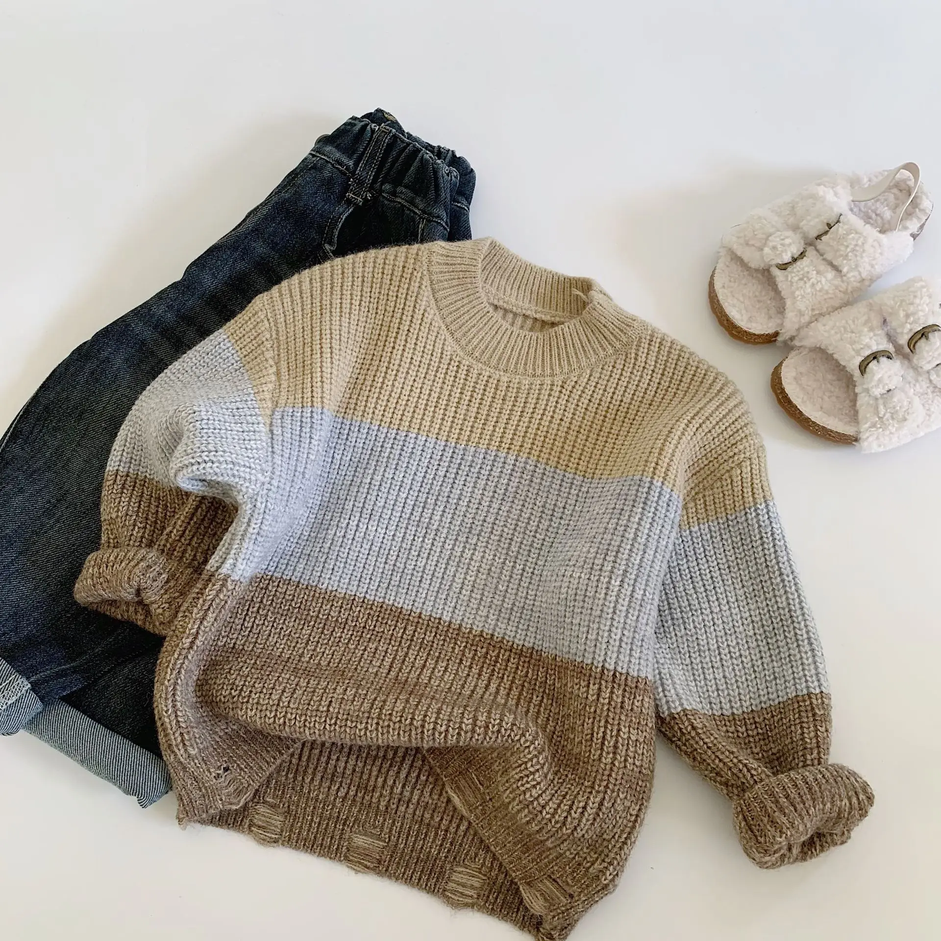 

2024 Autumn New Contrasting Striped Pullover Korean Version Yarn for Children boy's sweater o-neck top