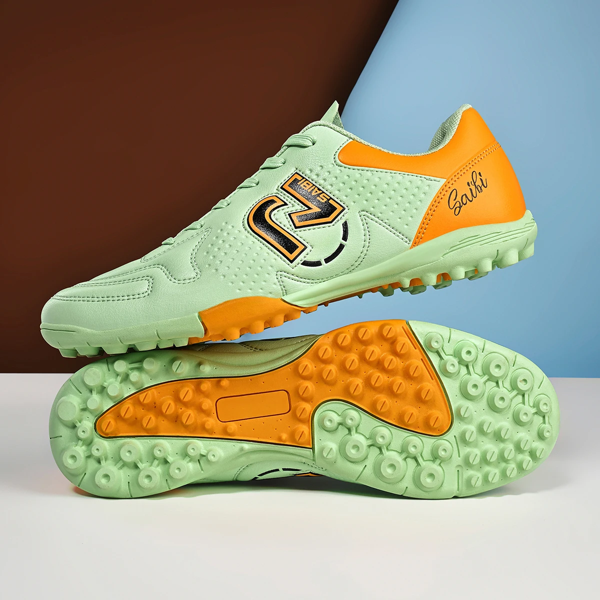 

New Men Football Boots Ankle Non-Slip TF/FG Match Boys Comfortable Professional Soccer Shoes Sneakers Sports Shoes Unisex