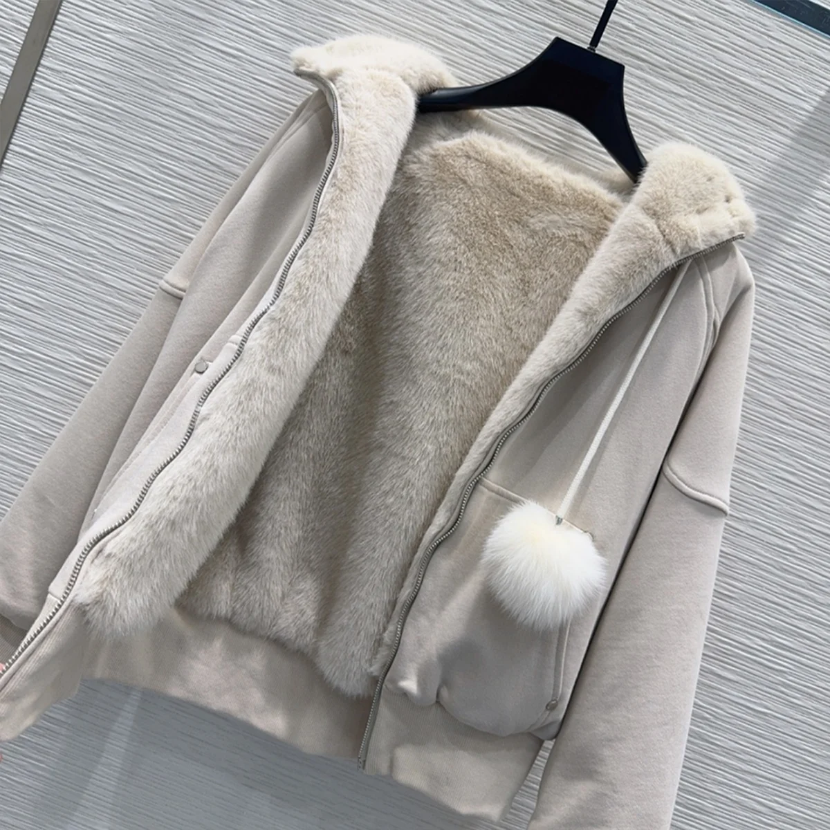 2026 high-quality women's hooded fur ball and plush thickened jacket--2692117