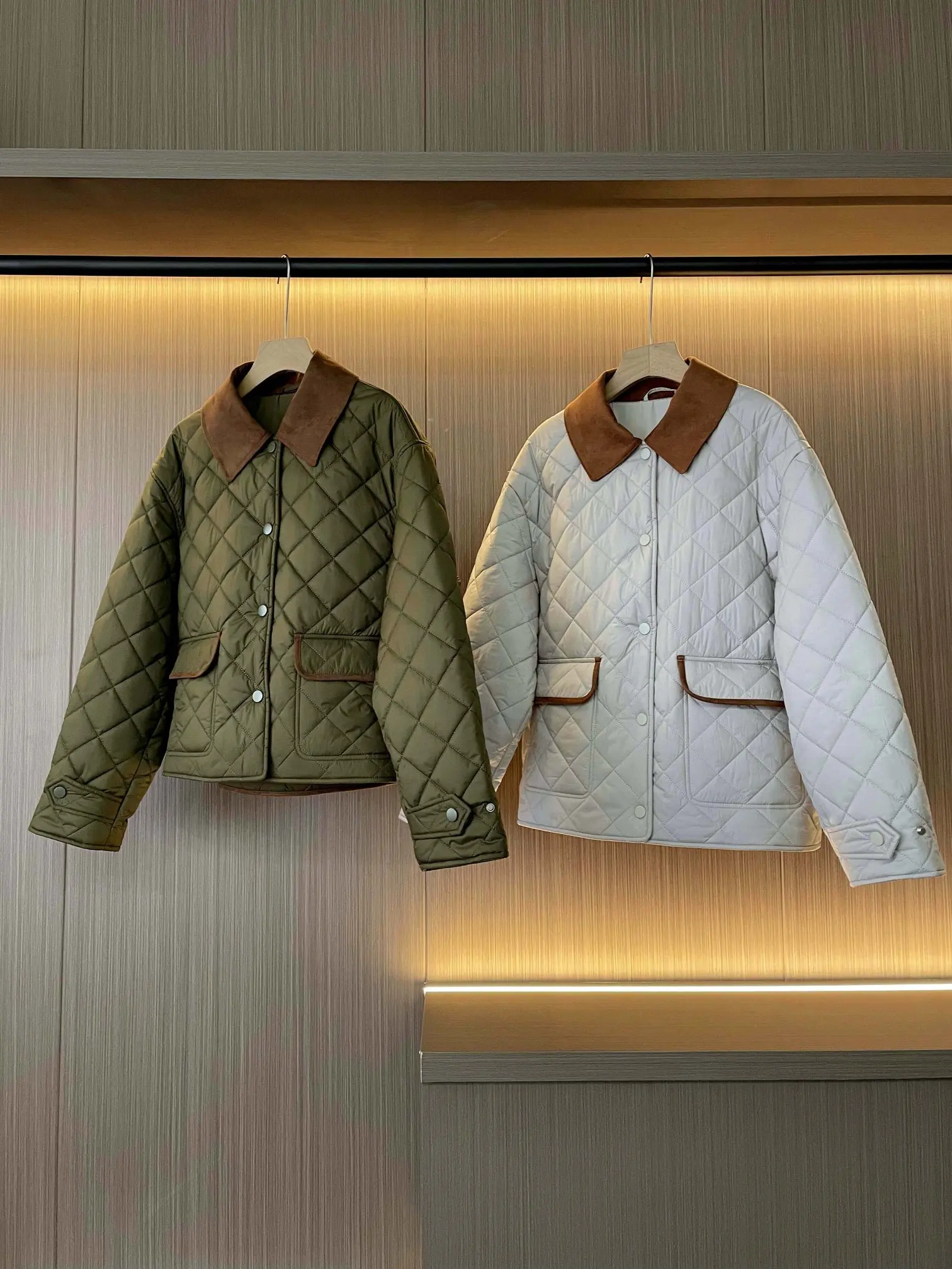 Retro-Style Collared Diamond Pattern Cotton-Padded Jacket, Short, Versatile, Slimming, Fashionable, Winter Style, Warm.