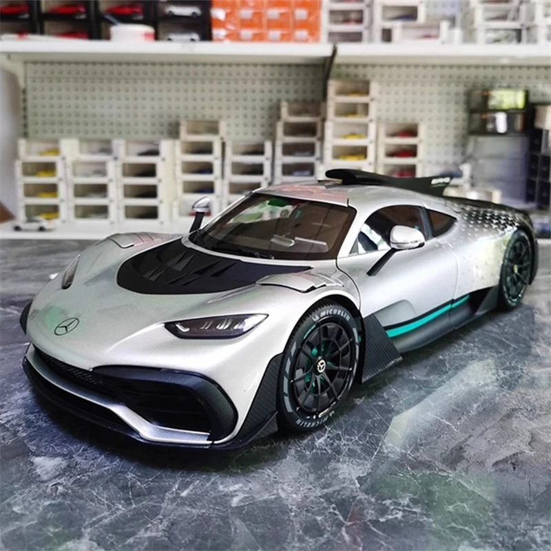 1:18 Benzs One Alloy Sports Car Model Diecasts Metal Concept Racing Vehicles Car Model Sound and Light Simulation Kids Toys Gift