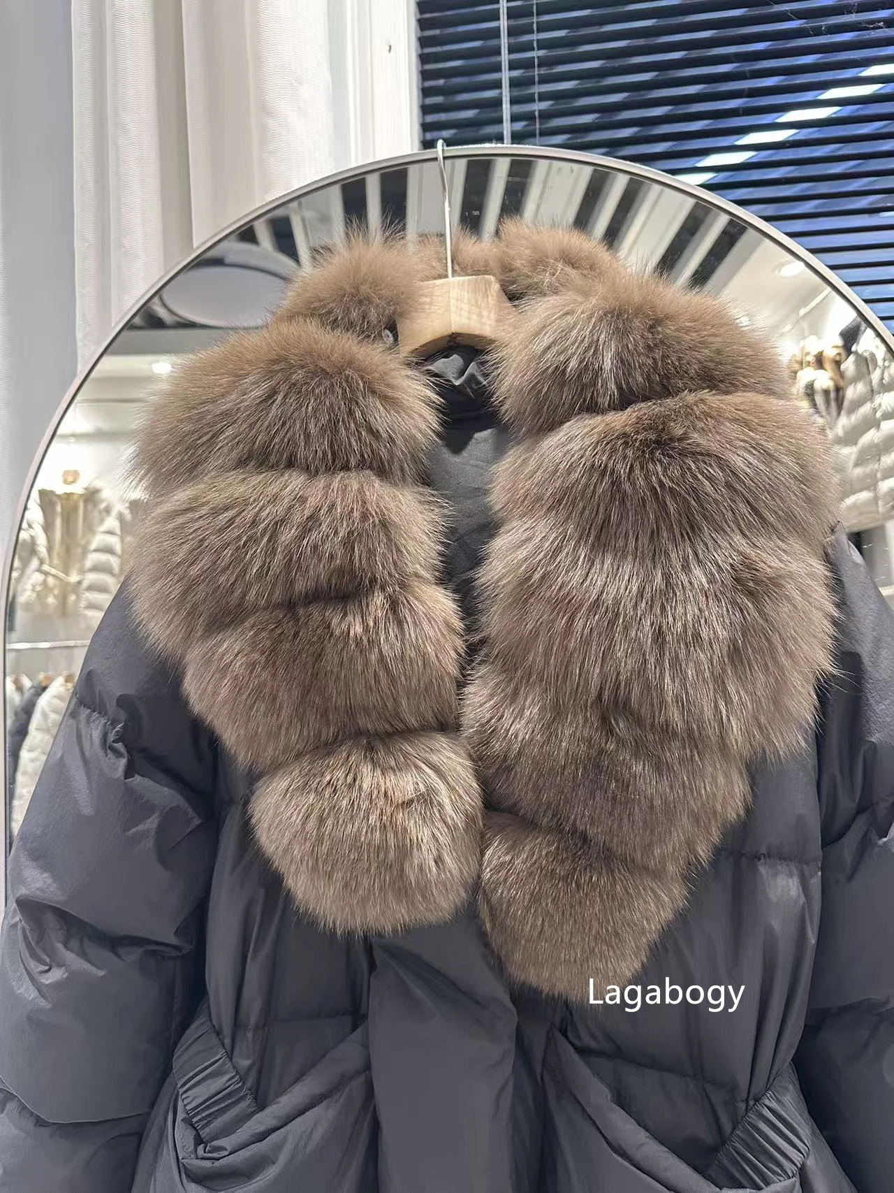 Lagabogy 2026 Long Down Jacket Winter Large Real Fox Fur Collar Waist Women Parkas Elegant Thicken Hooded White Duck Puffer Coat