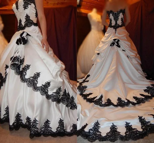 Vintage Wedding Dress Gothic Black and White Bridal Gowns Back Lace Up Corset Customized Robe De Mariage Chapel Train - view 3