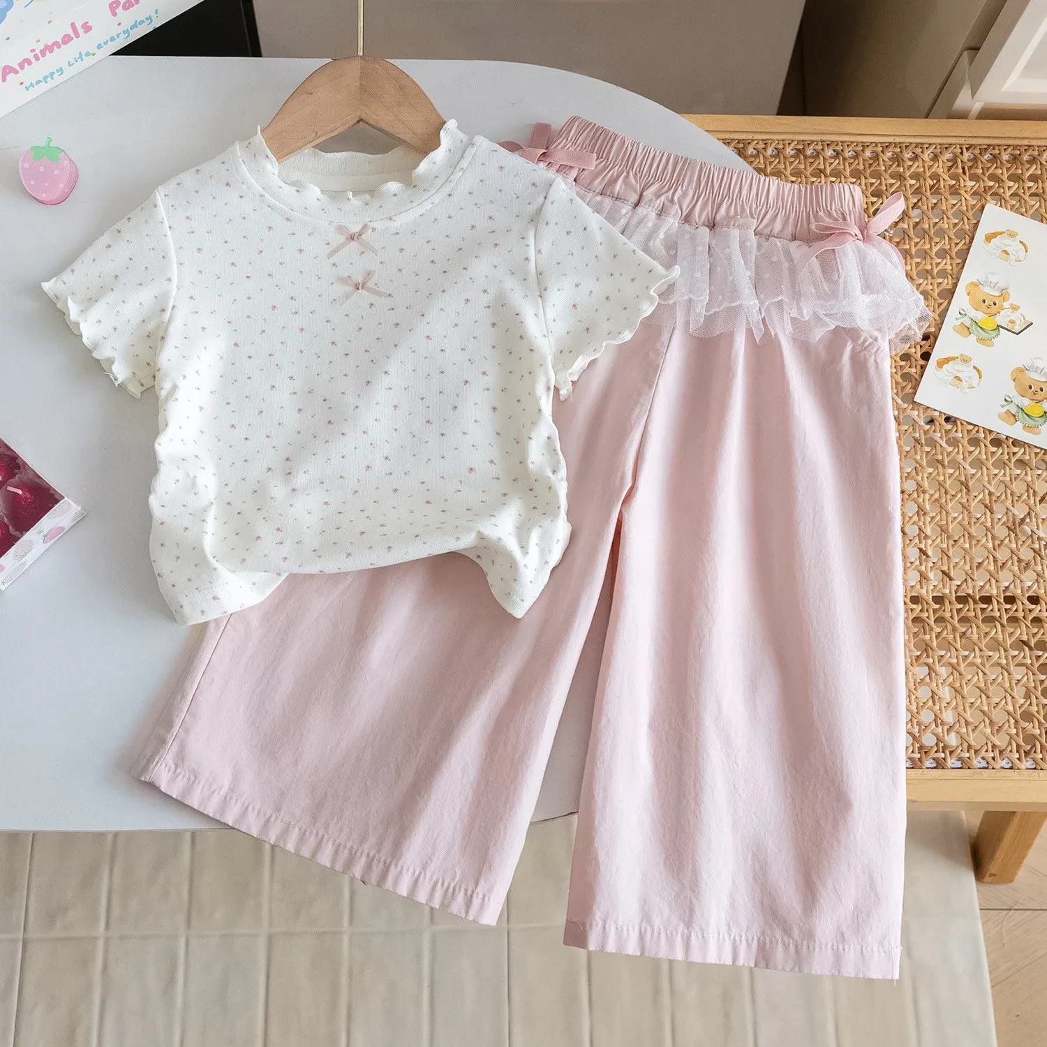 Girls' Summer Sweet Set  Short-Sleeve T-Shirt with Casual Lace Trim Wide-Leg Pants Girls Summer Outfit