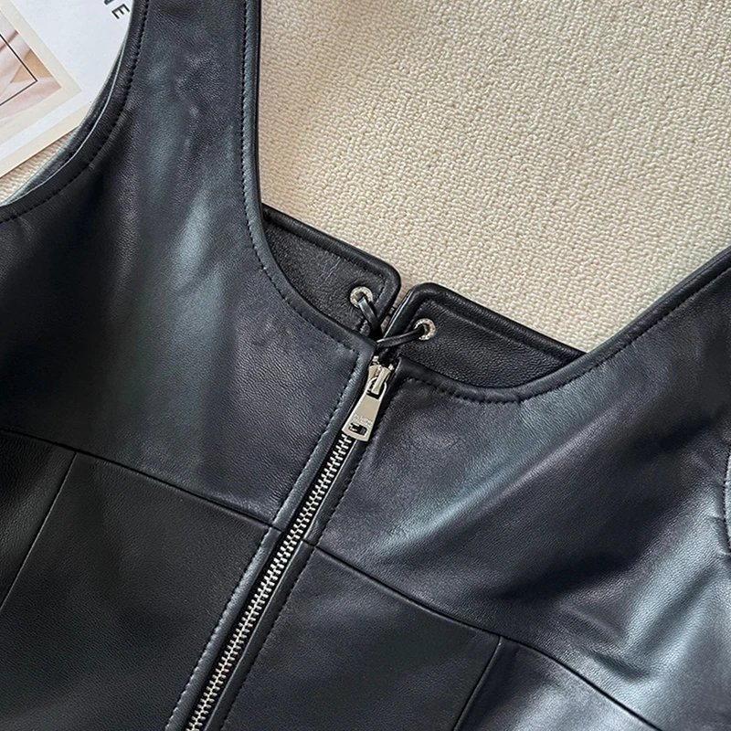 Gilet in vera pelle da donna 2026 Fashion Bandage Design Canotte sottili Cerniera posteriore Colletto quadrato femminile Canottiere in pelle di pecora