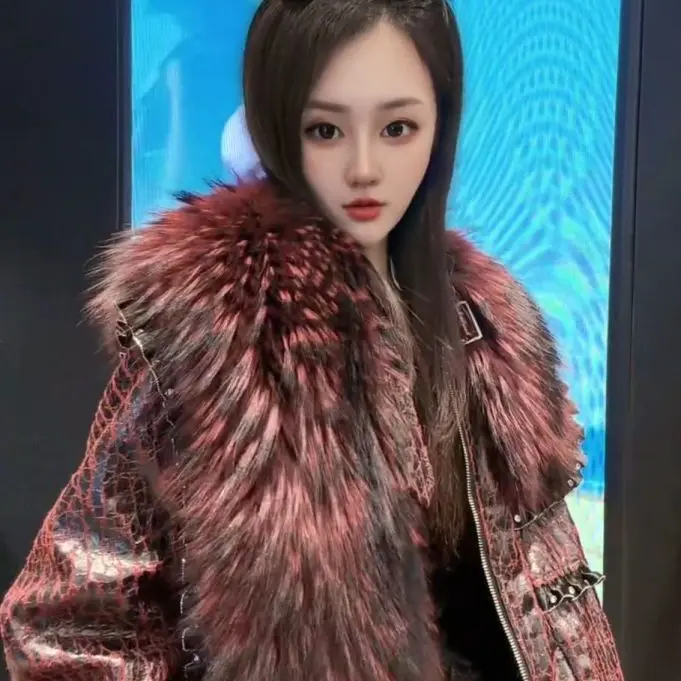   ملابس خارجية عصرية مطرزة ثقيلة من الفرو المزيف Jaet معطف جلد شخصي للتخسيس متعدد الاستخدامات للنساء